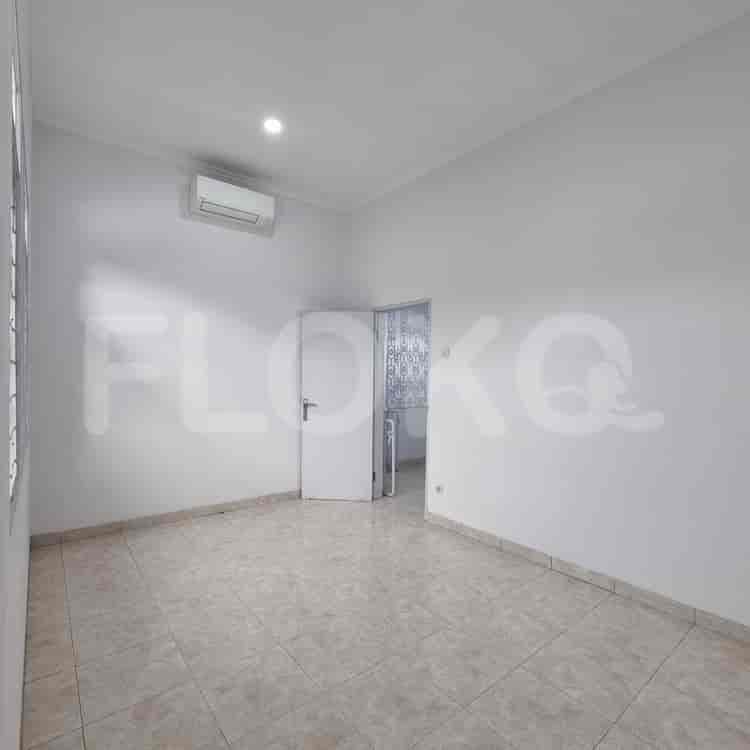 Dijual Rumah 4 BR, Luas 280 m2 di Villa Delima, Lebak Bulus - RHAS8d2 7