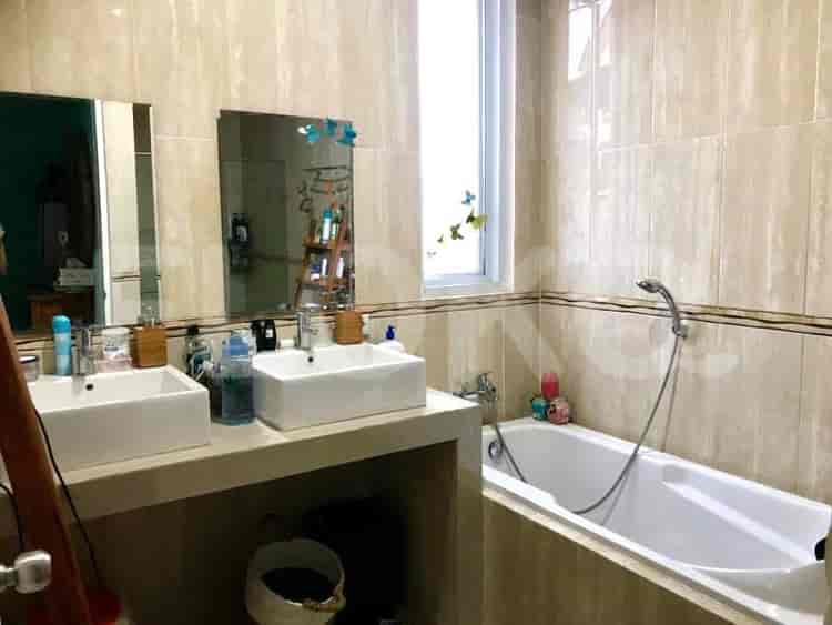 Dijual Rumah 4 BR, Luas 350 m2 di Jl. Mawar Indah, Lebak Bulus - RHAS580 4
