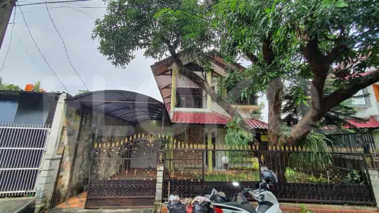Dijual Rumah 4 BR, Luas 400 m2 di Karang Tengah, Lebak Bulus - RHAS129 1
