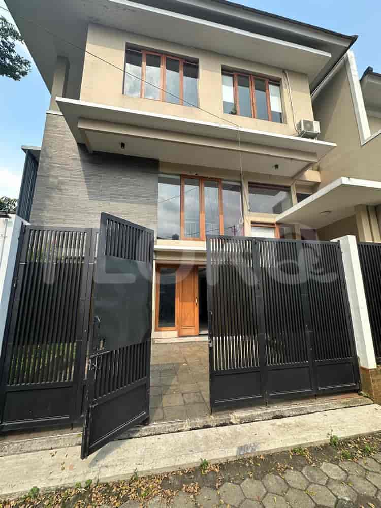 Dijual Rumah 5 BR, Luas 243 m2 di Ciputat Raya, Lebak Bulus - RHASbcc 1