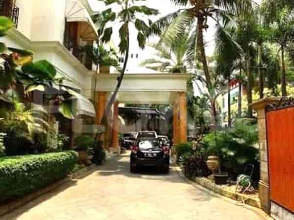 950 sqm, 5 BR house for sale in Jl. Kertosono, Menteng - RHAS0d9 8