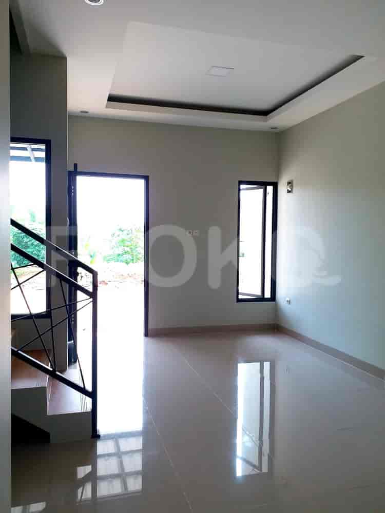 Dijual Rumah 3 BR, Luas 80 m2 di Ciracas, Pasar Rebo - RHASc98 2