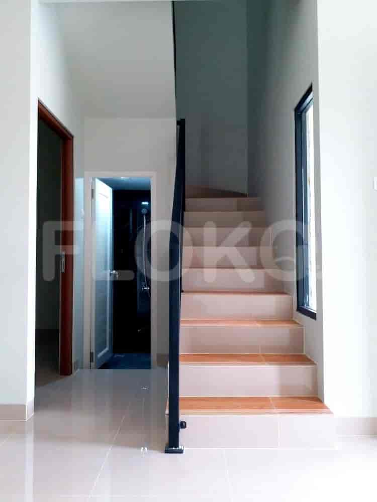 Dijual Rumah 3 BR, Luas 80 m2 di Ciracas, Pasar Rebo - RHASc98 4