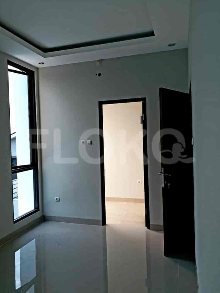 Dijual Rumah 3 BR, Luas 80 m2 di Ciracas, Pasar Rebo - RHASc98 5