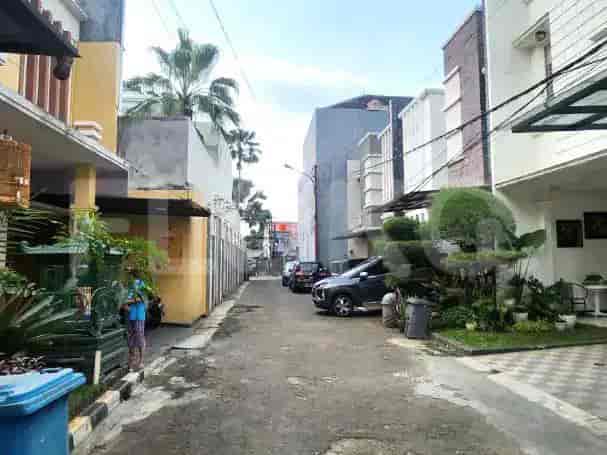 RHASbd7, Rumah Dijual di Pejaten | 4KT, 2 Lantai 3