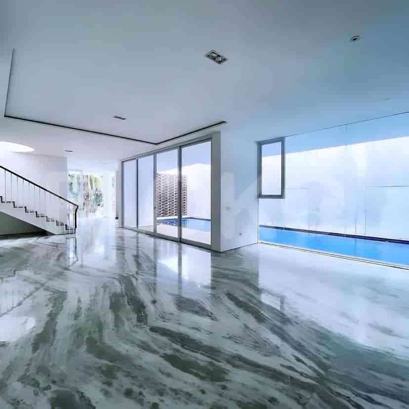 RHAS9bc | House in Pondok Indah for Sale | 2 Floors & 6 Carports 3