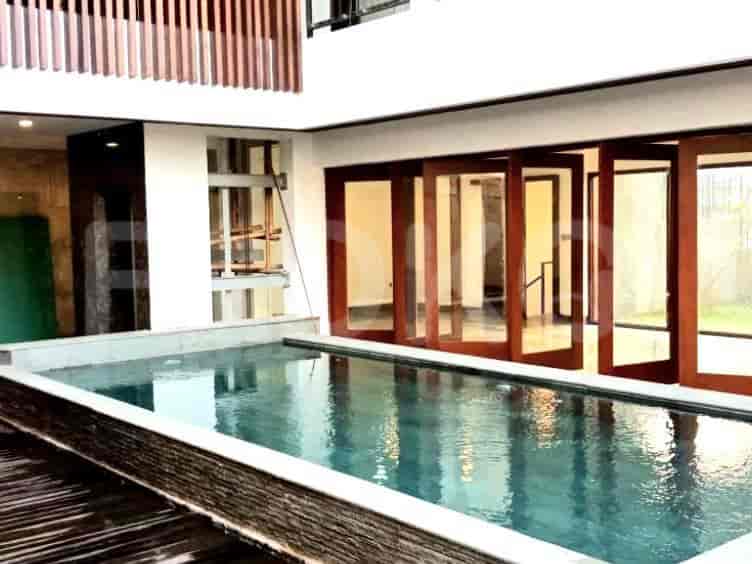 RHAS7f9 | House in Pondok Indah - 5BR Sale with Carport 4