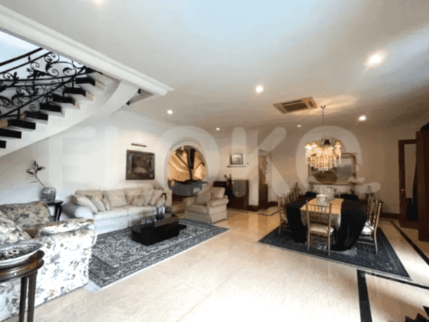 RHASc17 | House in Senayan for Sale | 2 Floors, Semi-Furnished 2