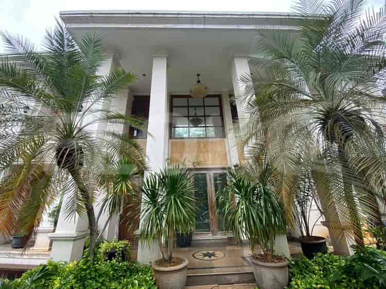 Dijual Rumah 6 BR, Luas 890 m2 di Jl Widya Chandra KebayoranBaru, Senayan - RHASf5d 1