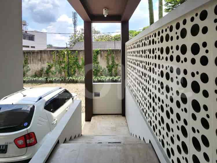 Dijual Rumah 3 BR, Luas 286 m2 di TB Simatupang, TB Simatupang - RHAS98b 1