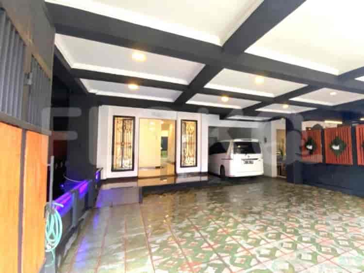 Dijual Rumah 3 BR, Luas 462 m2 di Jatipadang, TB Simatupang - RHAS7e5 1