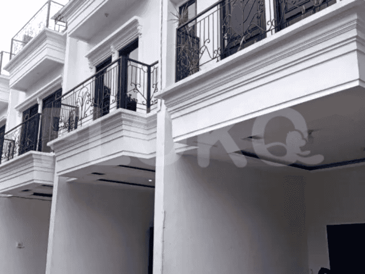 Dijual Rumah 3 BR, Luas 92 m2 di Cluster batu mansion, TB Simatupang - RHASf65 1