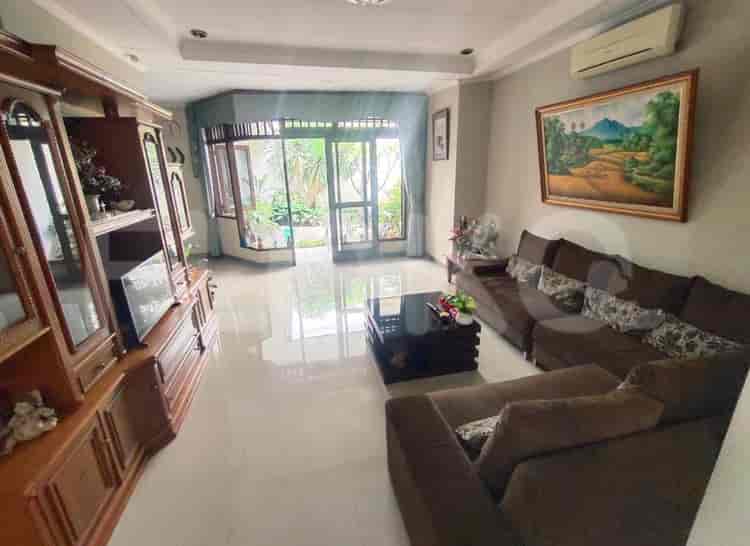 300 sqm, 3 BR house for sale in Duta Garden, Tangerang - RHAS601 2