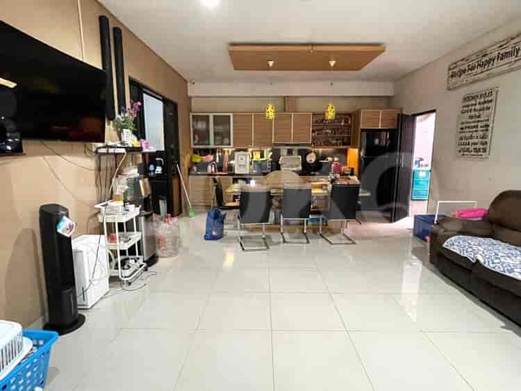 300 sqm, 5 BR house for sale in Residence One Serpong, Tangerang - RHAS4ea 3