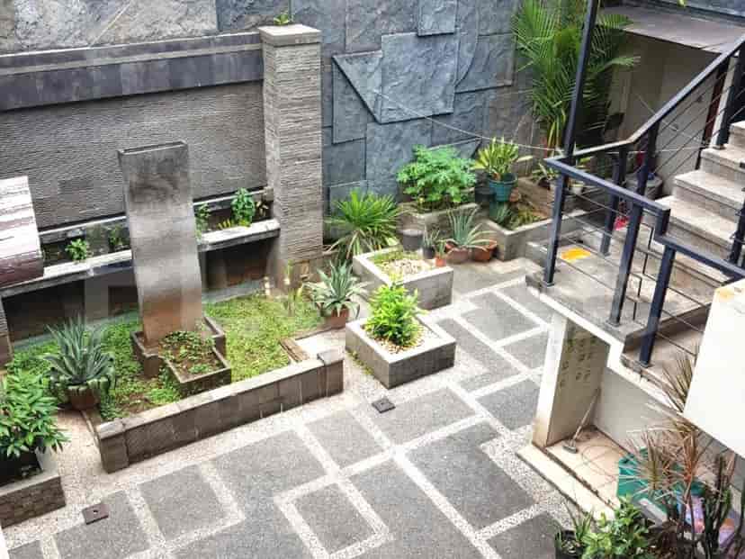 RHAS18d, 2 Floors House Tangerang Sale | Negotiable 5BR 4