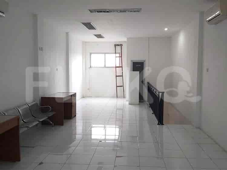 189 sqm, shophouse for rent in Raya Caman, Bekasi - RKRc29 3