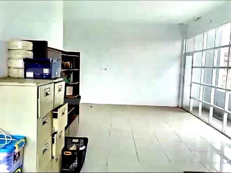 300 sqm, shophouse for rent in Raya Tarumanegara, Bekasi - RKR9eb 2