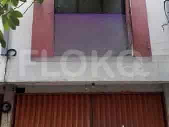 52 sqm, shophouse for rent in Perumnas 2, Bekasi Selatan - RKR1bb 1