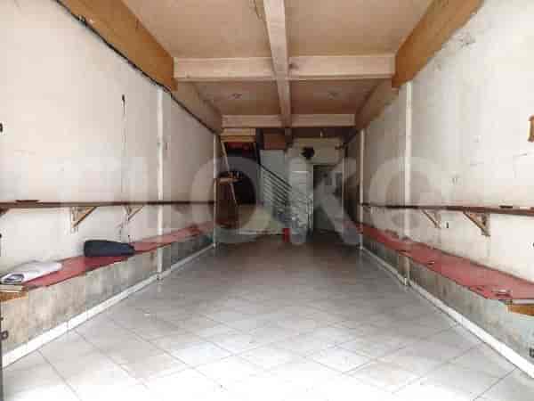 180 sqm, shophouse for rent in Pekayon, Bekasi Selatan - RKR86c 2