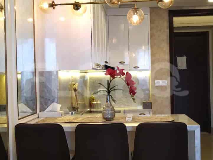 Modern kitchen with a breakfast bar.