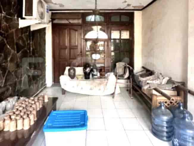 Dijual Rumah 4 BR, Luas 160 m2 di Gandaria, Gandaria - RHAS8e8 4
