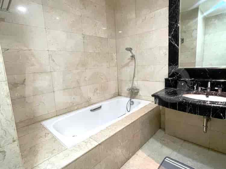 2 Bedroom on Low Floor for Rent in Senayan Residence - fse789 4