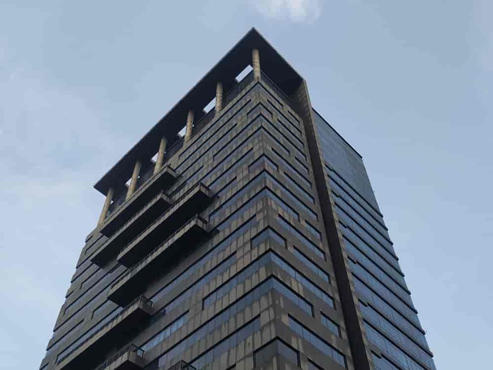 Building Nifarro Park