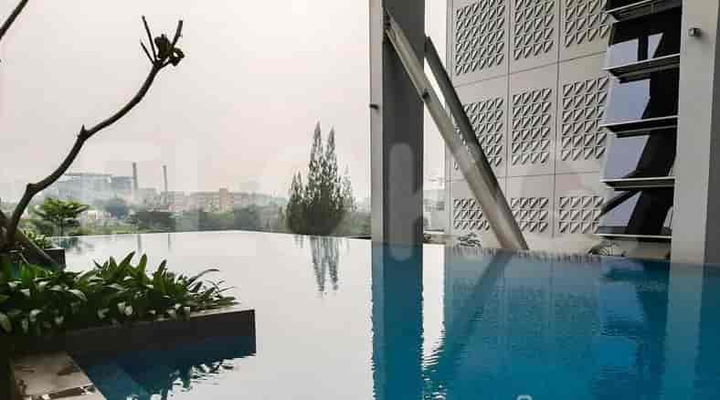 Kolam renang Paddington Heights Apartemen