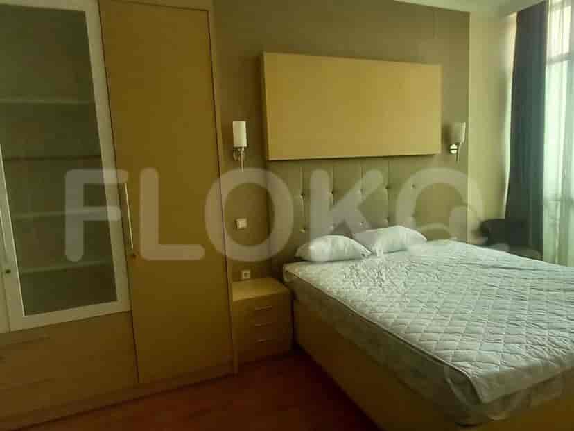 Bedroom with a double bed and wardrobe.