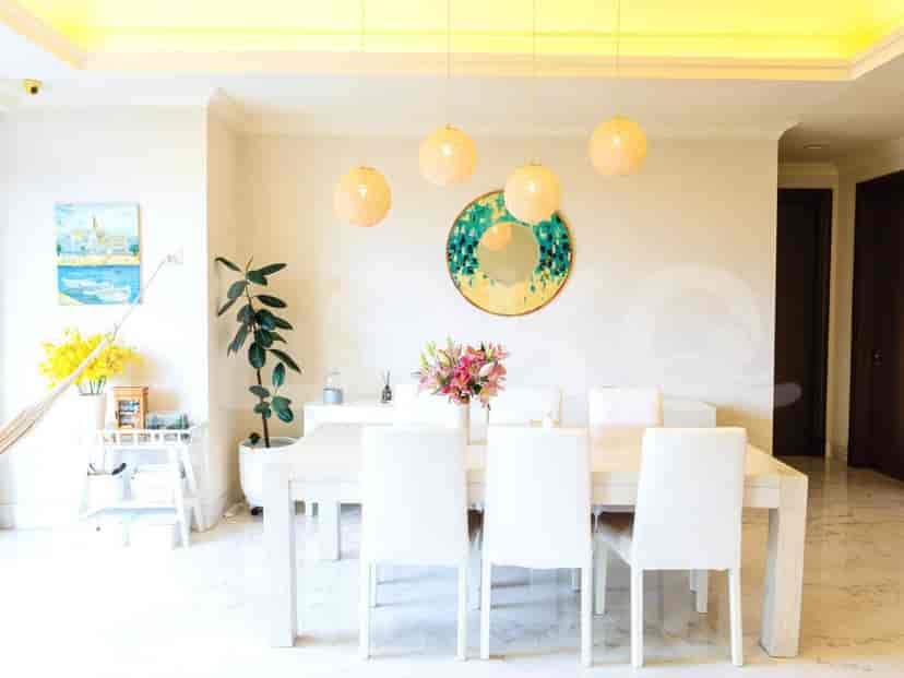 Rent 3BR Botanica Apartment in Simprug | fsib04 7th Floor 7