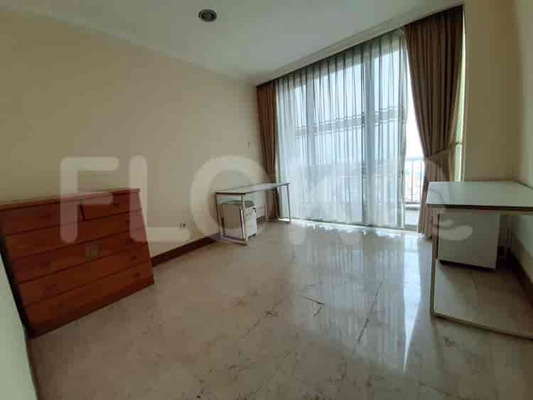 3 Bedroom on Middle Floor for Rent in Bumi Mas Apartment - ffaf4b 6