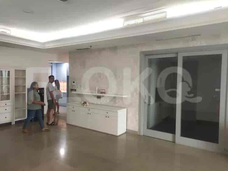 Tipe 4 Kamar Tidur di Lantai Rendah untuk disewakan di Essence Darmawangsa Apartemen - fci293 1