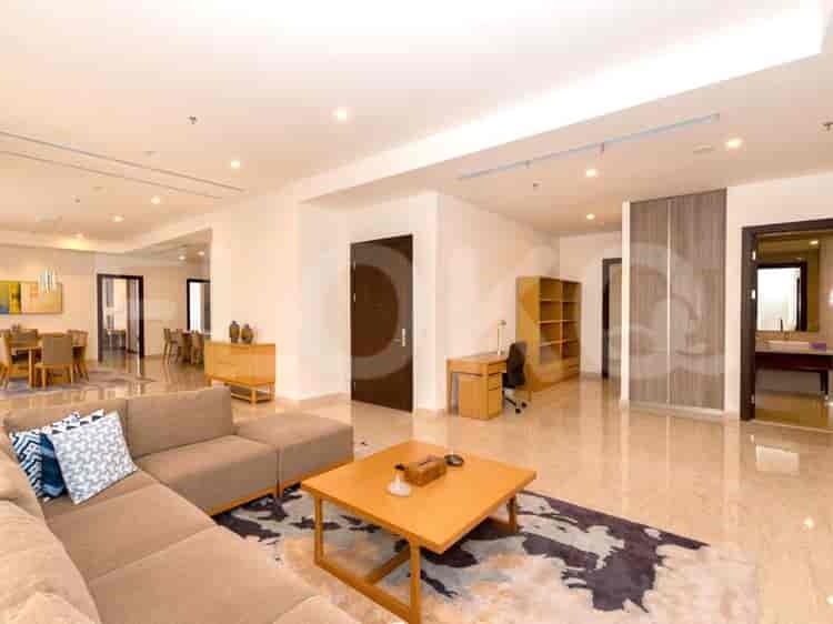 4 Bedroom on High Floor for Rent in Pakubuwono Spring Apartment - fgaba5 2