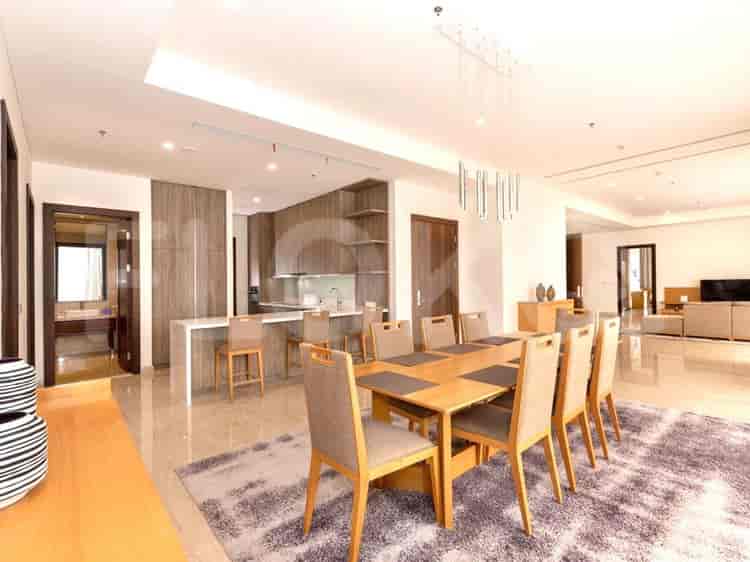 4 Bedroom on High Floor for Rent in Pakubuwono Spring Apartment - fgaba5 3