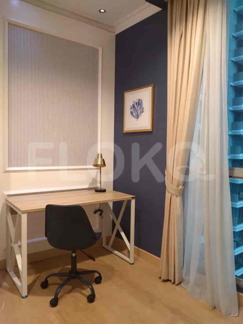 A small office or bedroom space.