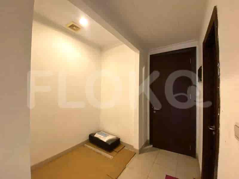 Entrance and elevators in the apartment building.