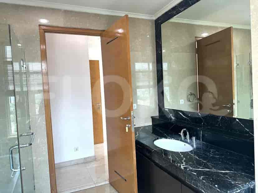 Bathroom with a sink and shower.