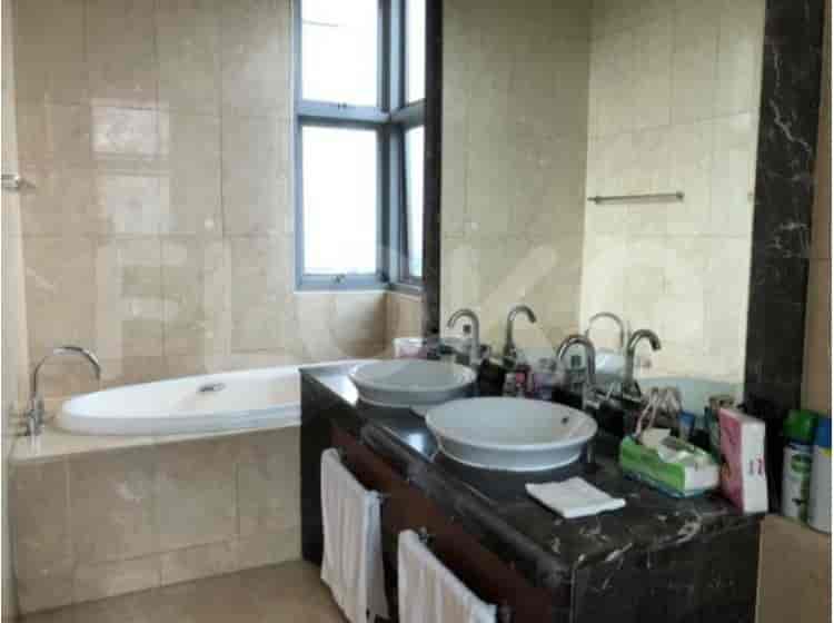 Tipe 3 Kamar Tidur di Lantai Tinggi untuk disewakan di Senayan Residence - fse331 5