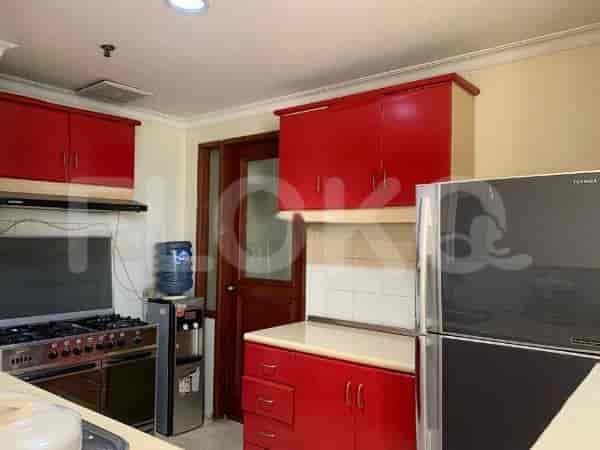 Rent 3 Bedroom on the 17th Floor of Simprug Indah Apartment: Flokq 3