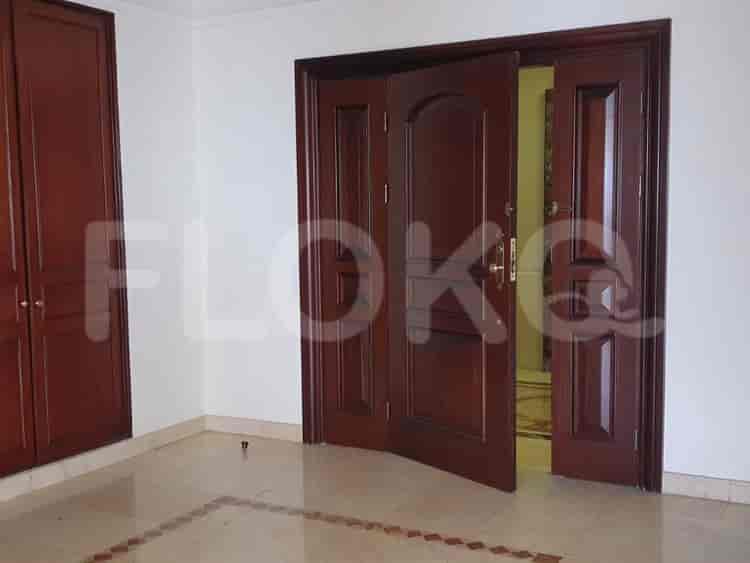 Tipe 4 Kamar Tidur di Lantai Tinggi untuk disewakan di Simprug Terrace Apartment - fteadf 1