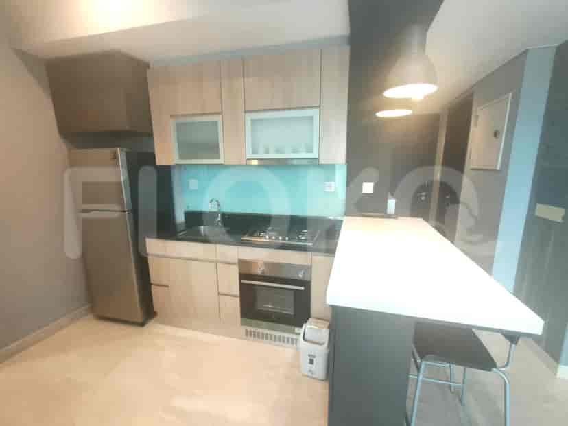 Another view of the kitchen.