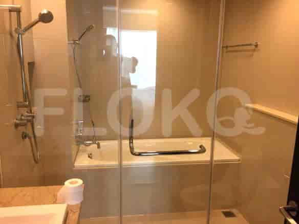 Bathroom with a bathtub and a shower.