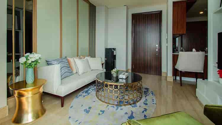 1 Bedroom on Low Floor for Rent in South Hills Apartment - fkuc44 2