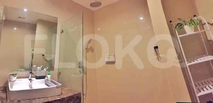 Modern bathroom with rain shower.