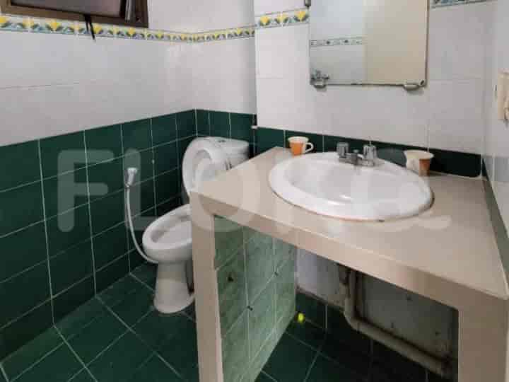Tipe 2 Kamar Tidur di Lantai Rendah untuk disewakan di Taman Rasuna Apartemen - fkua08 6
