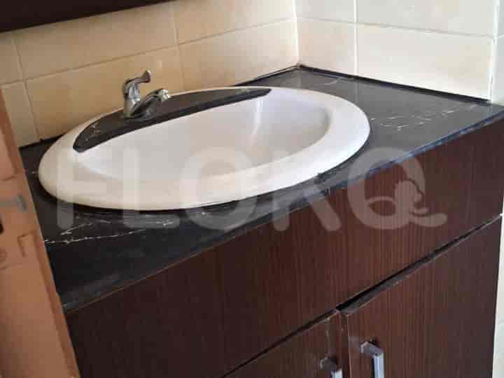 Tipe 2 Kamar Tidur di Lantai Rendah untuk disewakan di Taman Rasuna Apartemen - fkuea5 6