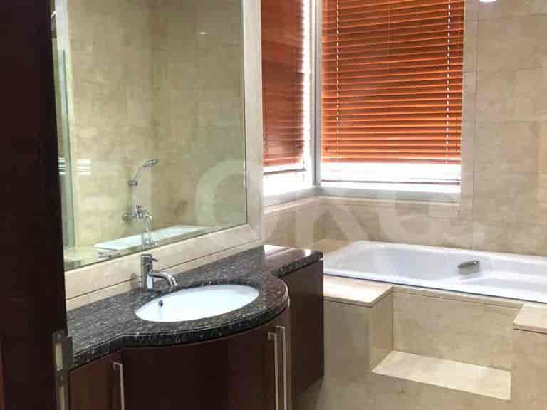 Bathroom with a sink and a bathtub.