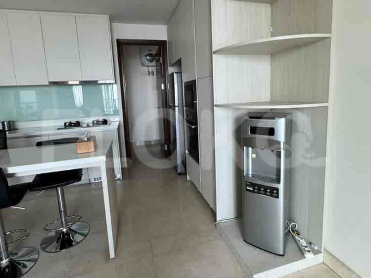 Tipe 2 Kamar Tidur di Lantai Menengah untuk disewakan di The Kensington Royal Suites - fke87f 3