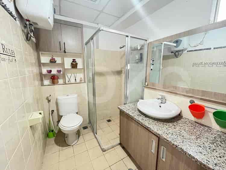 2 Bedroom on Middle Floor for Rent in The Wave Apartment - fku422 6