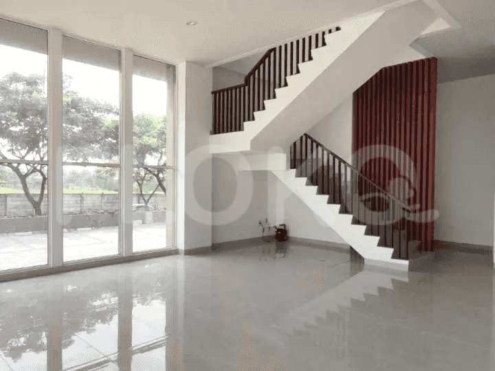 360 sqm, shophouse for rent in Northbridge Business Center, BSD - RKRe39 1